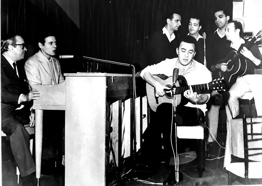 A Porta De Vinicius De Moraes - RETOEDU