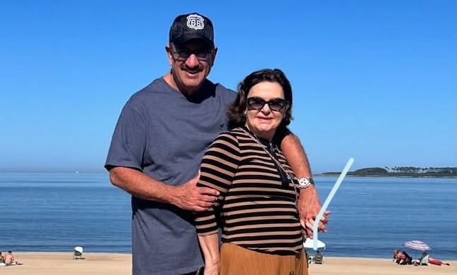 Ratinho surge em foto rara ao lado da mulher: 'Amor da minha vida'