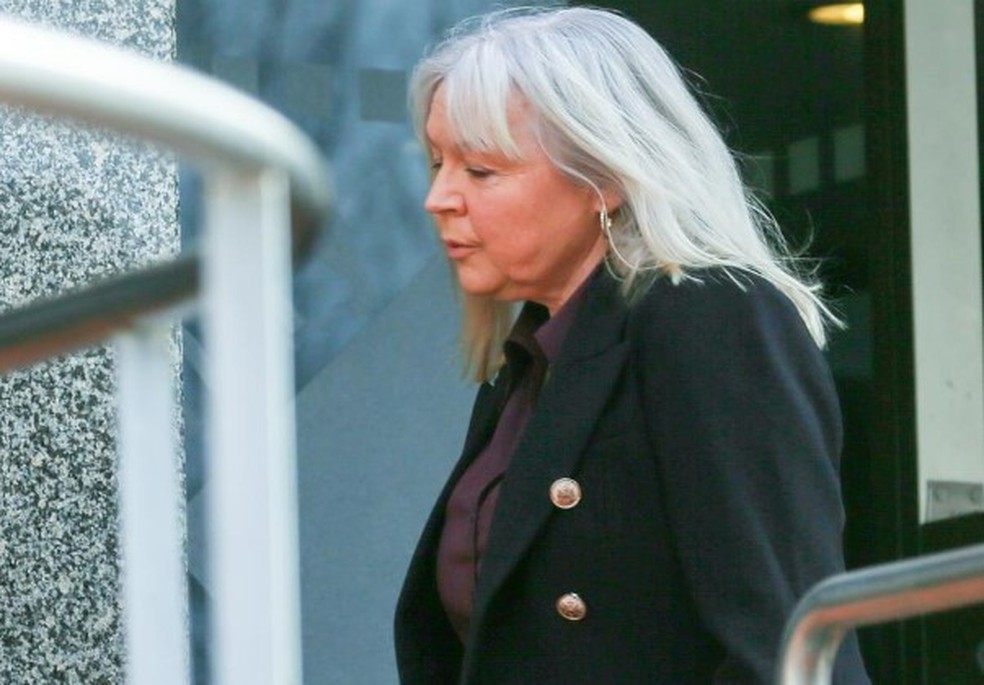 Catherine June Lee na entrada de tribunal em Hobart &mdash; Foto: Reprodu&ccedil;&atilde;o