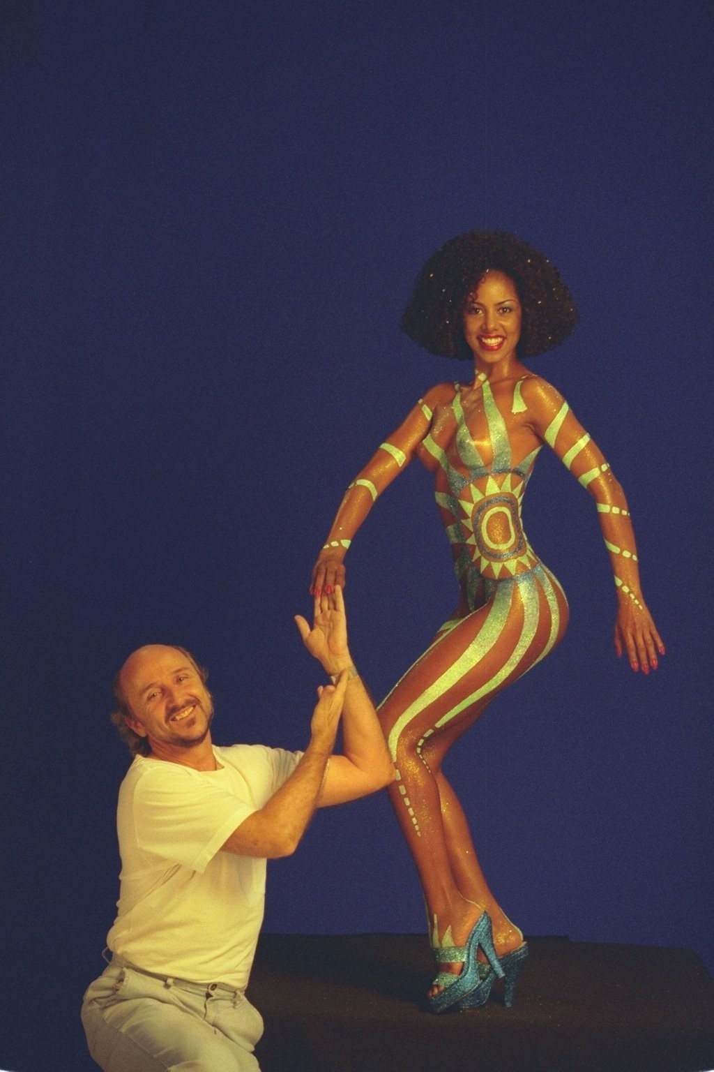 Nua, com o corpo pintado! Influenciadora do Pará faz homenagem à Globeleza e encanta Valeria