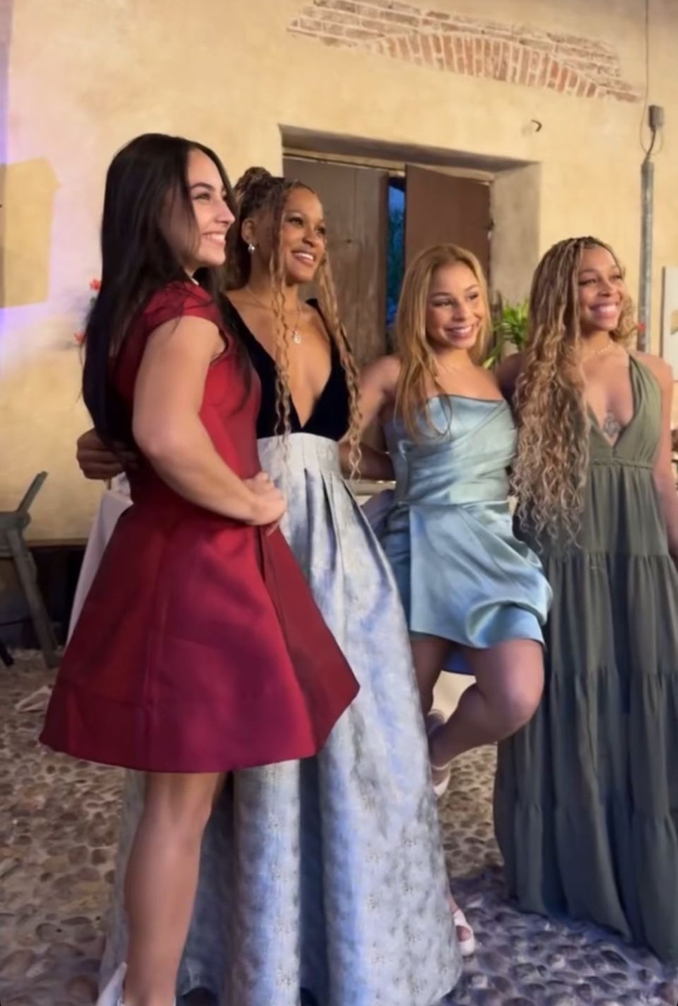 Julia Soares, Rebeca Andrade, Flavia Saraiva e Lorrane Oliveira no casamento de Jade na It&aacute;lia &mdash; Foto: Reprodu&ccedil;&atilde;o/Instagram