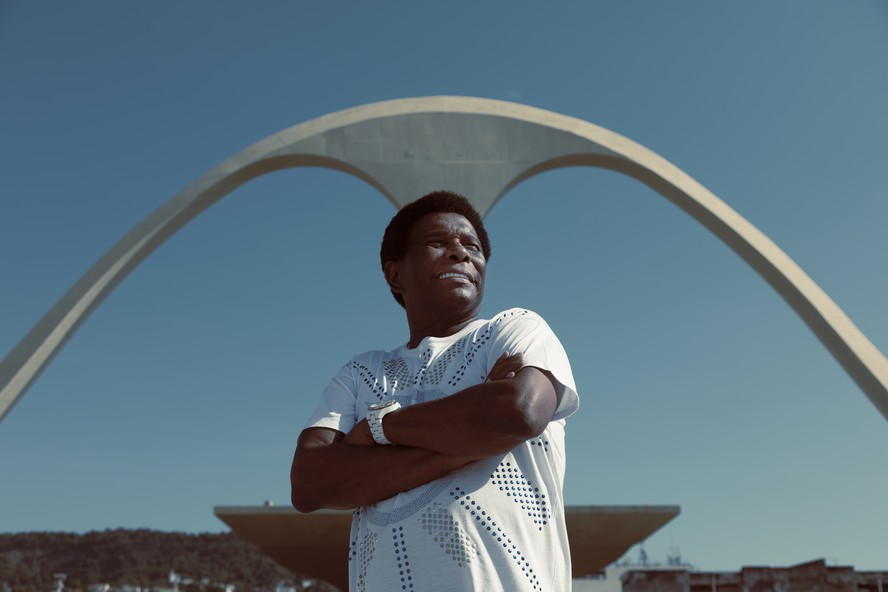 Neguinho da Beija-Flor na Praça da Apoteose, no Sambódromo do Rio