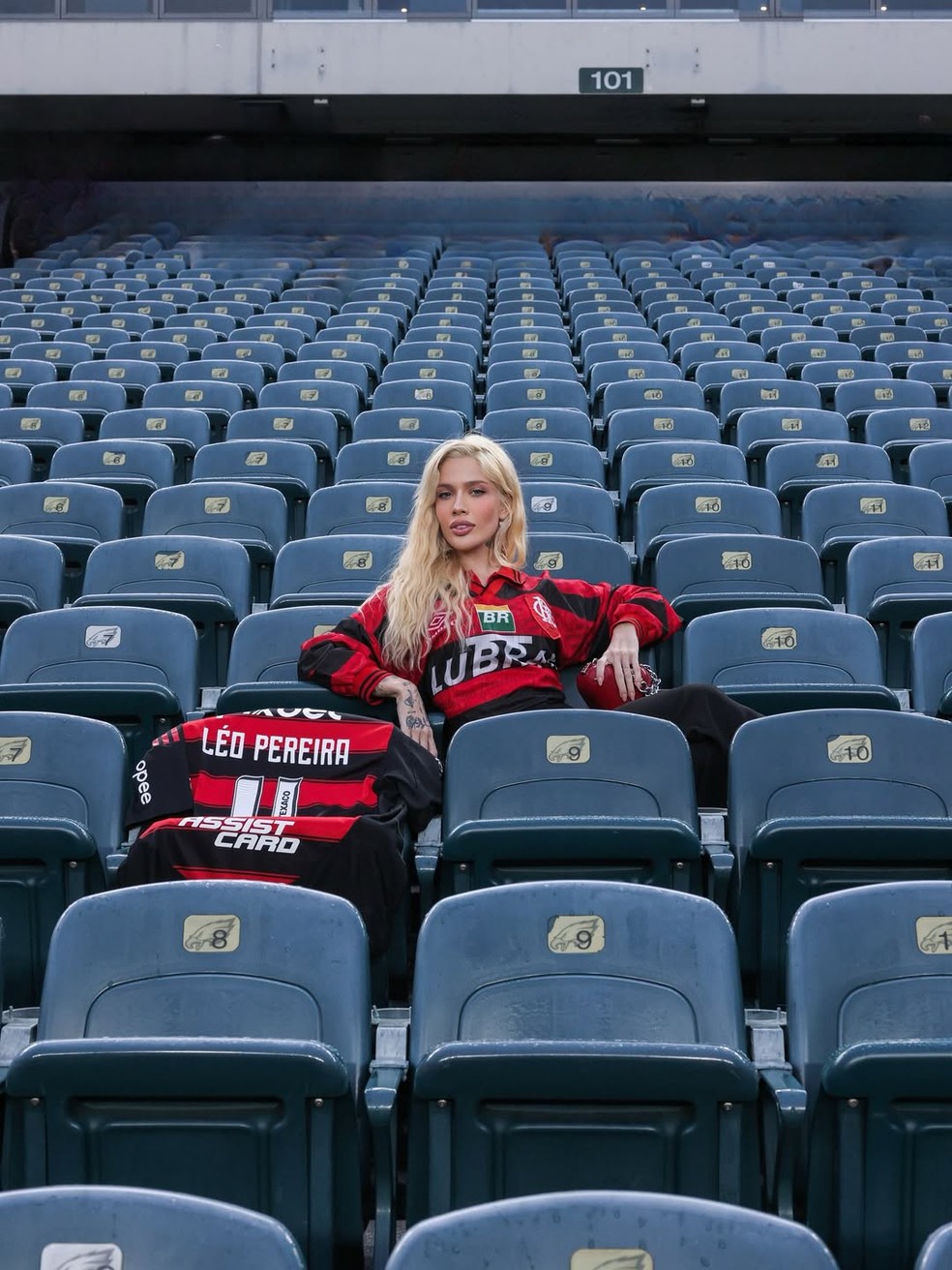 Karoline Lima no jogo o Flamengo na Filadélfia — Foto: Jessica de Freitas/Reprodução/Instagram