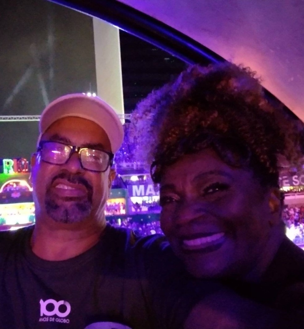 Zezé Motta com o namorado, o percussionista Christiano Moreno — Foto: reprodução/ instagram