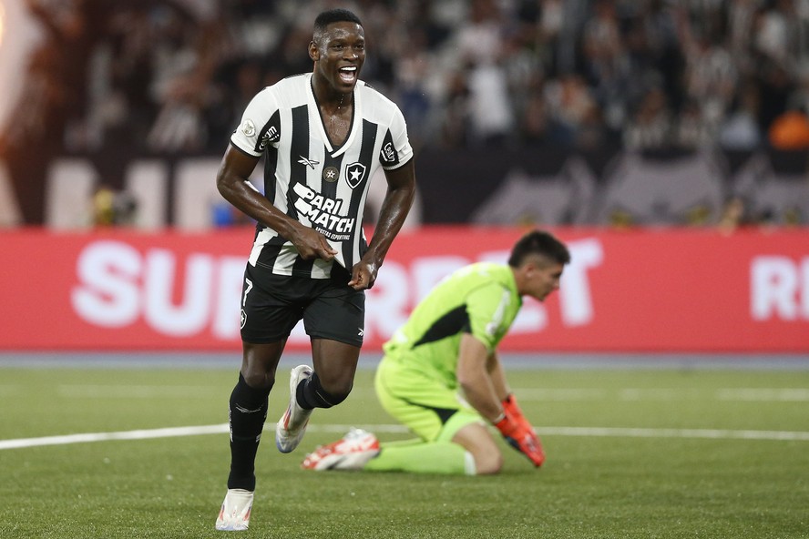 Luiz Henrique revela ajuste feito em campo para evoluir no Botafogo e garante 