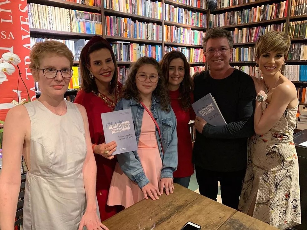 Monah Winograd, Narcisa Tamborindeguy, Isabella Furtado, Marianna Tamborindeguy, Boninho e Ana Furtado — Foto: Reprodução/Instagram