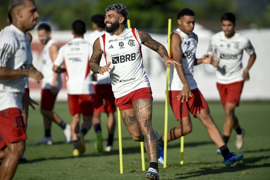 Gabigol, em baixa, é um dos alvos do clube para renovação