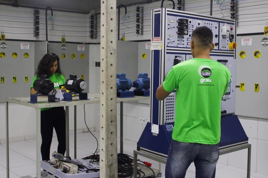 Inscrições para mais de 1.200 bolsas em cursos do Grau Educacional ...