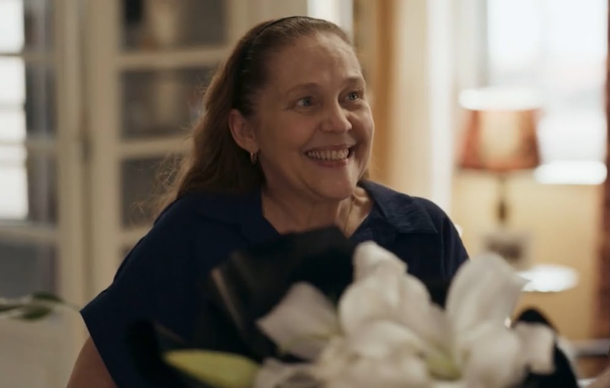 Em 'Quem ama cuida', Elisa muda visual após enfrentar o pai e namoro ...