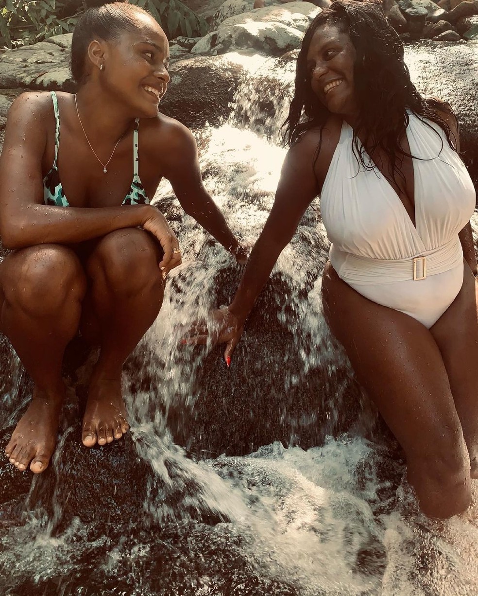 Duda Santos mentiu para a família quando estava fazendo o teste para Maria  Santa de Renascer