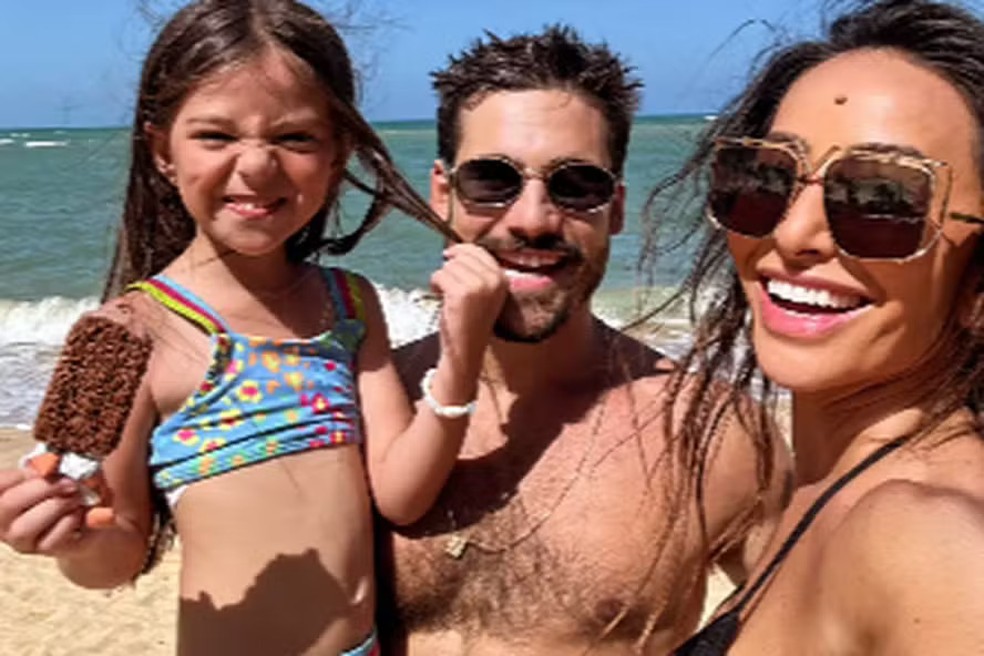 Sabrina Sato e Nicolas Prattes levaram Zoe para a Bahia após o casamento — Foto: Reprodução de Instagram