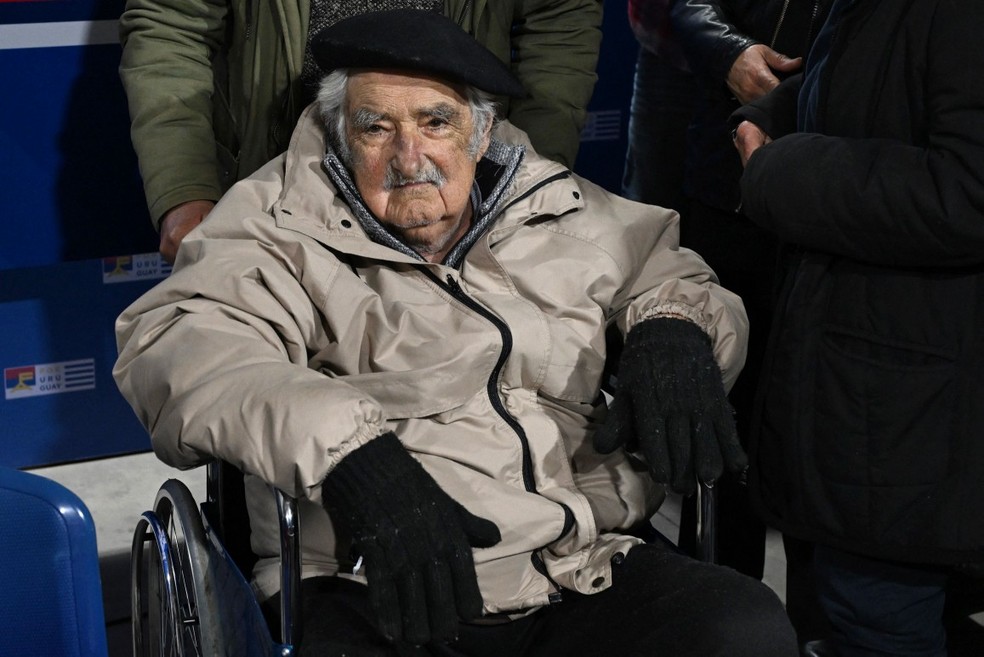 Pepe Mujica, aos 89 anos, durante uma coletiva de imprensa no Uruguai — Foto: PABLO PORCIUNCULA/AFP