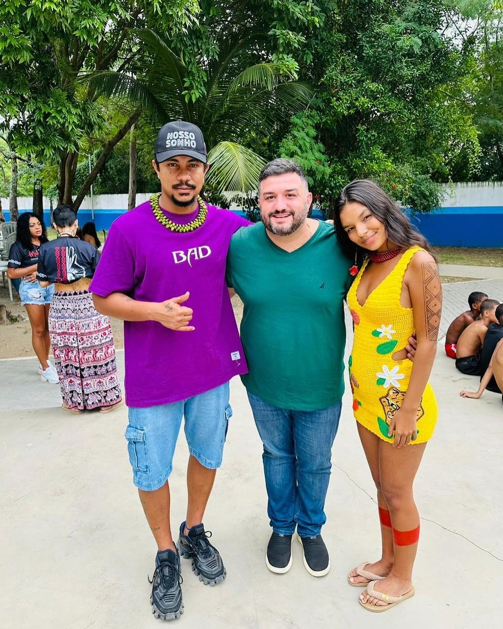 Mell Muzzillo e Xamã durante evento em Nilópolis, na Baixada Fluminense — Foto: Reprodução/Instagram