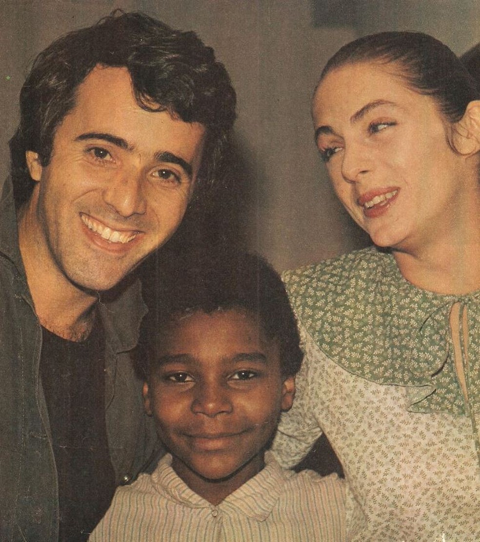 Fernando Almeida com Carla Camurati e Tony Ramos em "Livre para voar" — Foto: divulgação/ tv globo