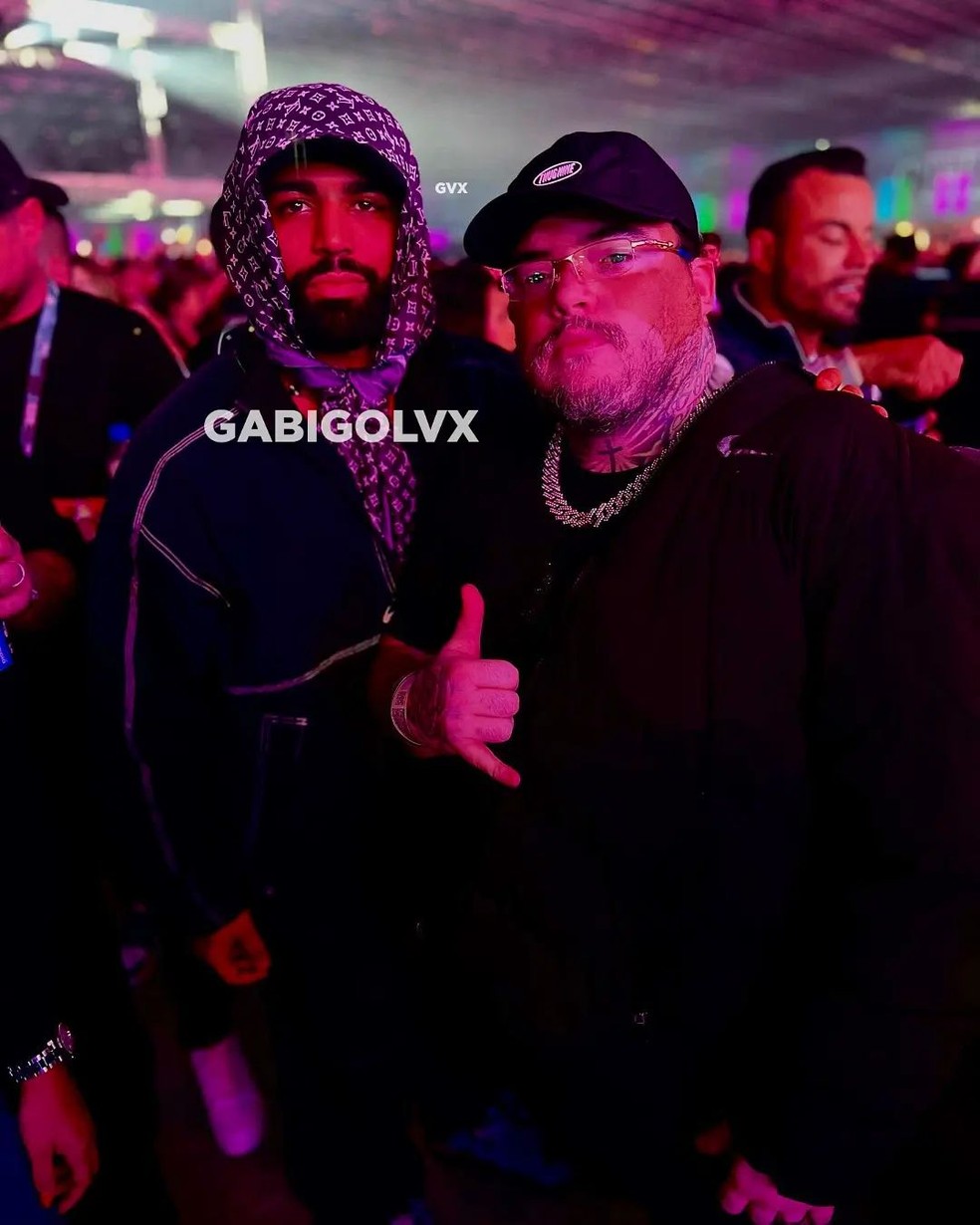 De folga, Gabigol vai &agrave; festival de trap no Rio "disfar&ccedil;ado" &mdash; Foto: reprodu&ccedil;&atilde;o/ instagram