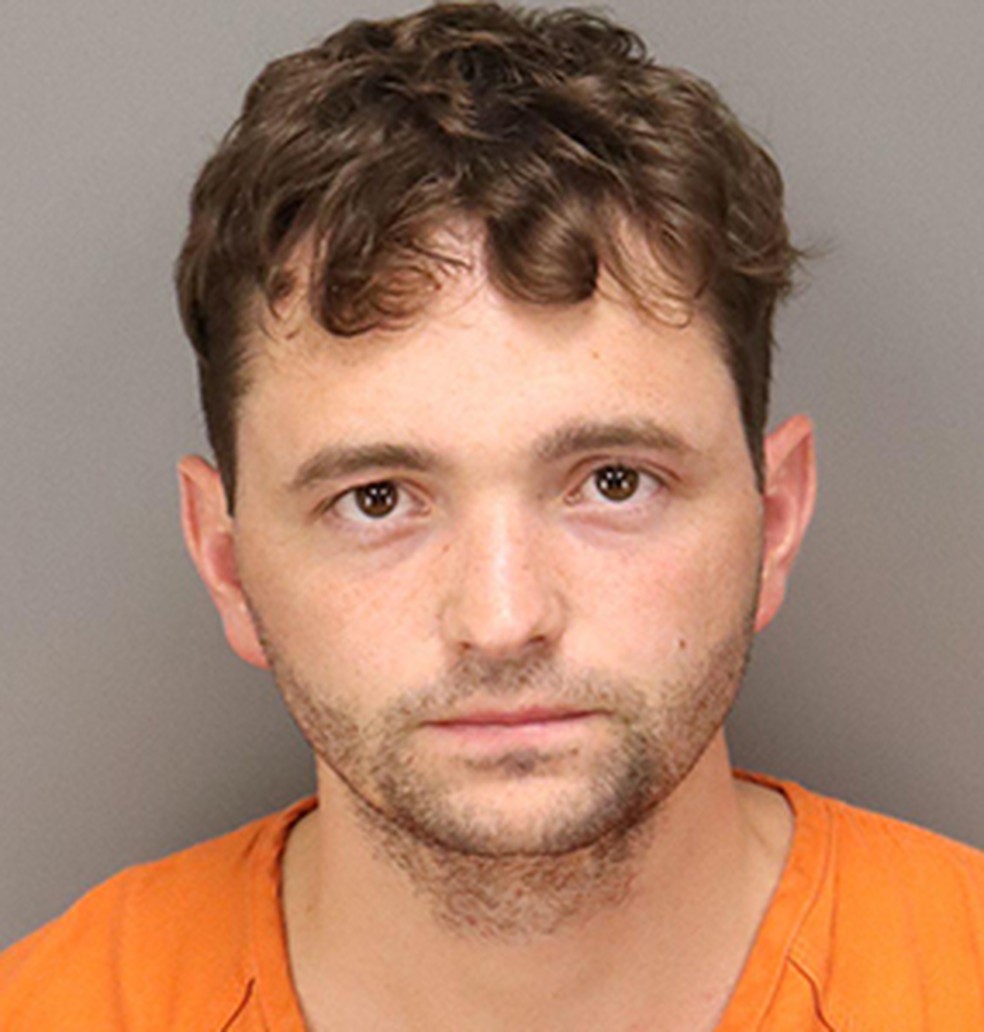 Matthew Day, de 30 anos, prestará apenas serviços comunitários pelo incidente no bar The Landing — Foto: Reprodução/X