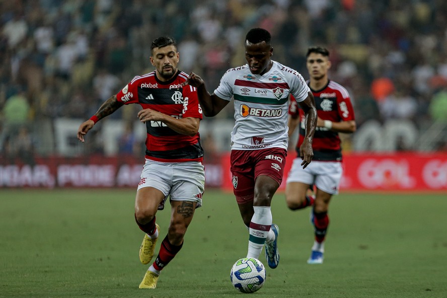 Flamengo e Fluminense ficaram no empate por 1 a 1, pela 34ª rodada do Brasileirão