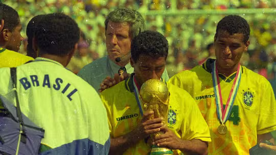 Romário: 'Só restam as lembranças dos bons momentos da seleção brasileira' Romário: 'Só restam as lembranças dos bons momentos da seleção brasileira'