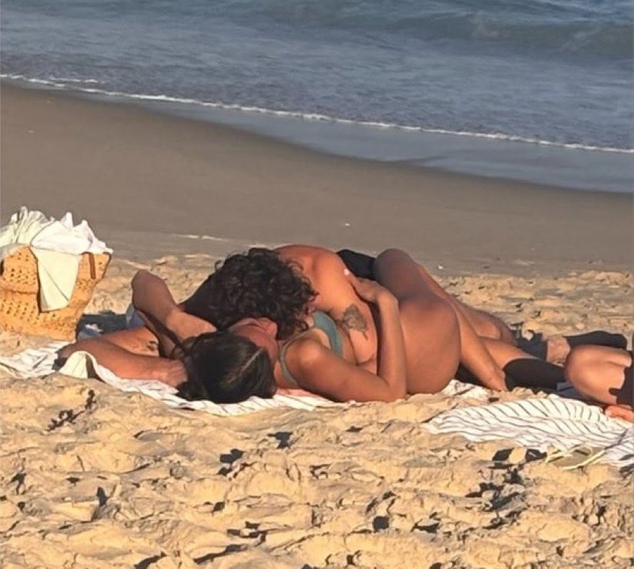 Fã fotografa Bruna Marquezine e Shawn Mendes em momento íntimo na praia