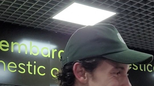 Shawn Mendes: Fãs apontam retorno ao Brasil e criam memes sobre a 'estadia prolongada'