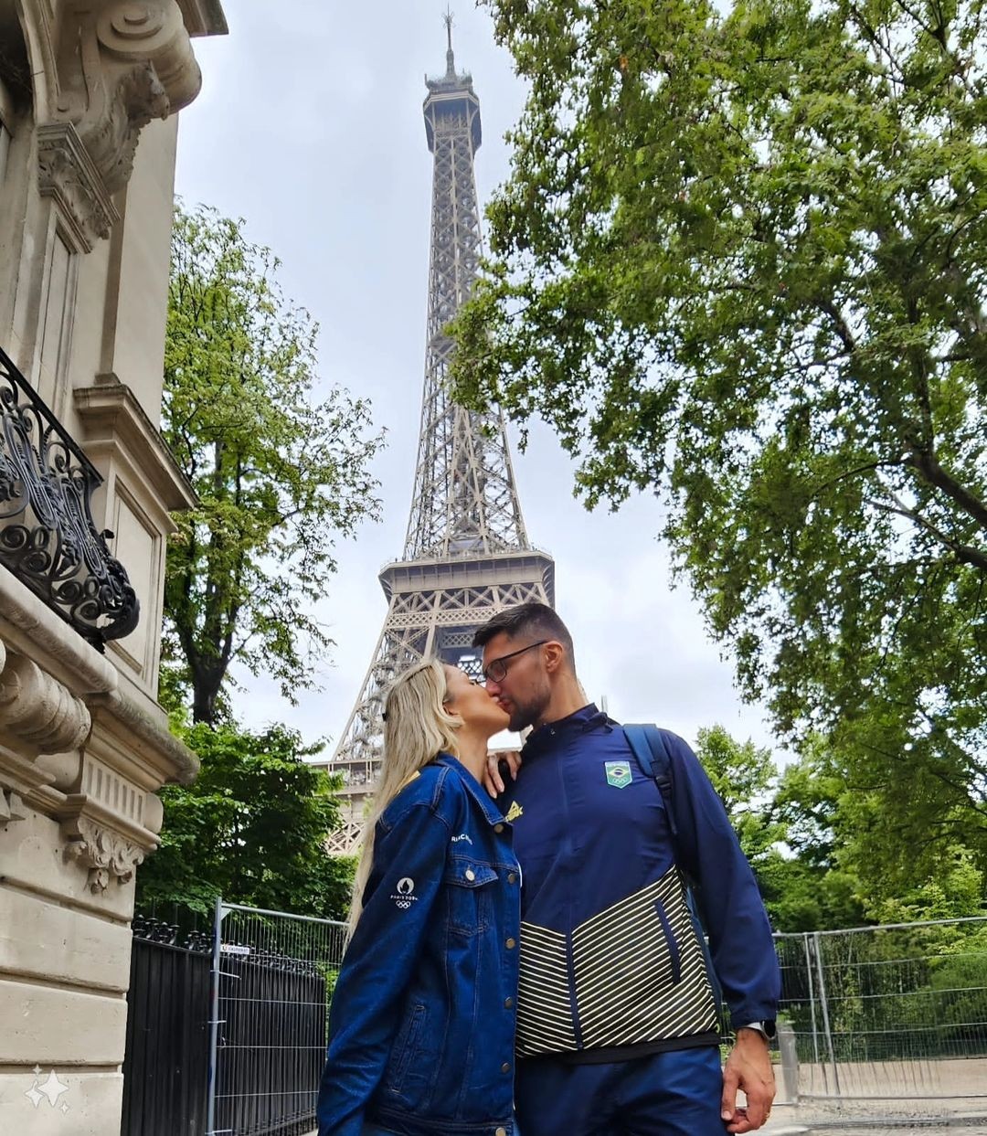 A jogadora de vôlei Thaísa Daher com o marido, Rafael 'Mineiro' — Foto: Reprodução/Instagram