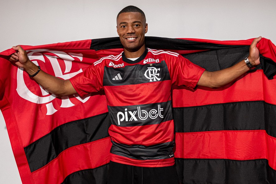 Assim como em 2023, Flamengo inicia temporada 2024 com muitos sonhos e só  uma contratação; veja balanço