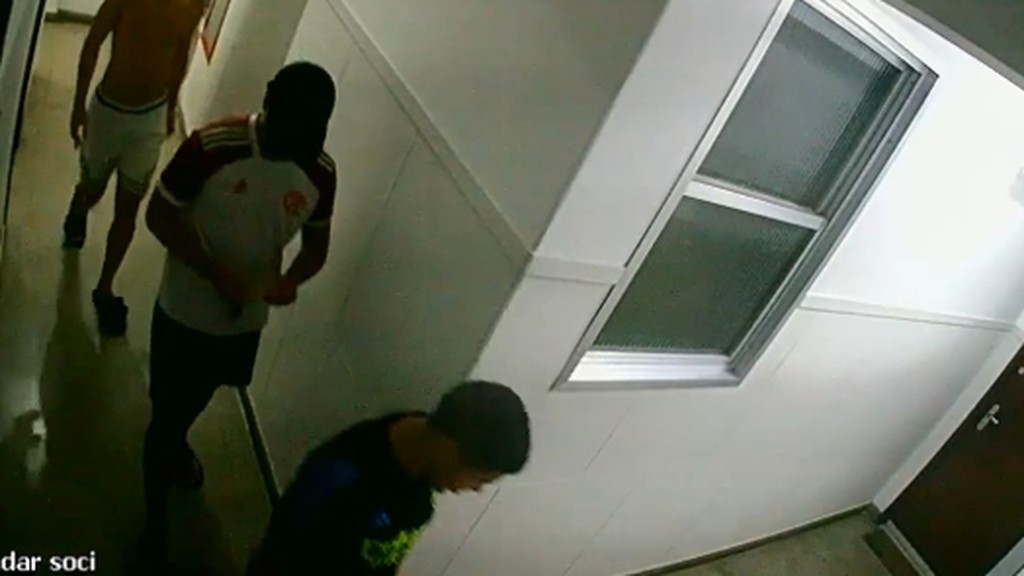 img-19cb1ea579a-desktop