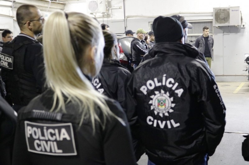 Foragido há 10 anos, líder de facção criminosa é preso no RS com identidade de homem morto