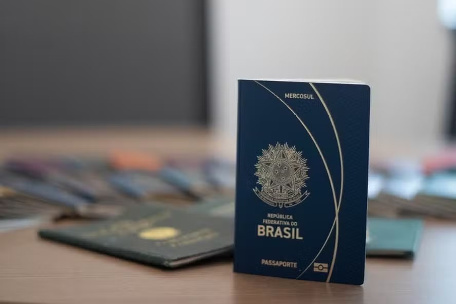 Passaporte só pode ser retido por dívida trabalhista em casos de ocultação de bens, decide TST - QTU Questões do Universo