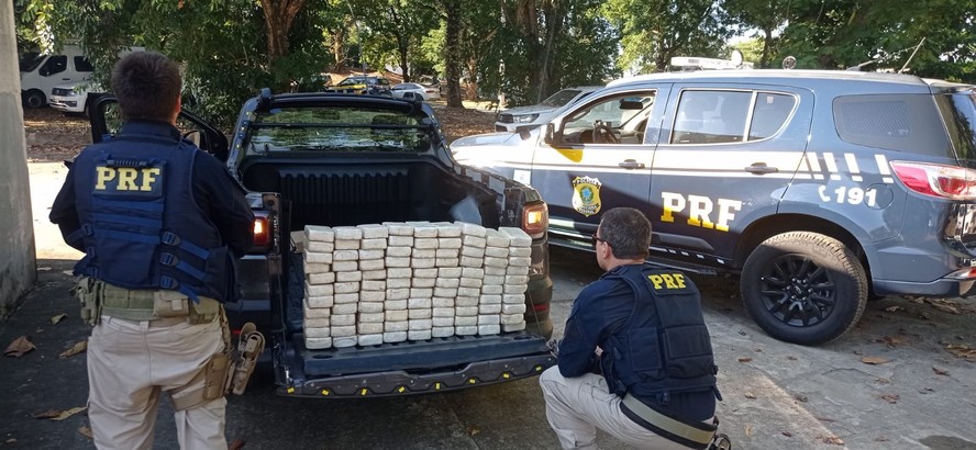 Polícia Rodoviária Federal apreendeu cem quilos de basta base de cocaína