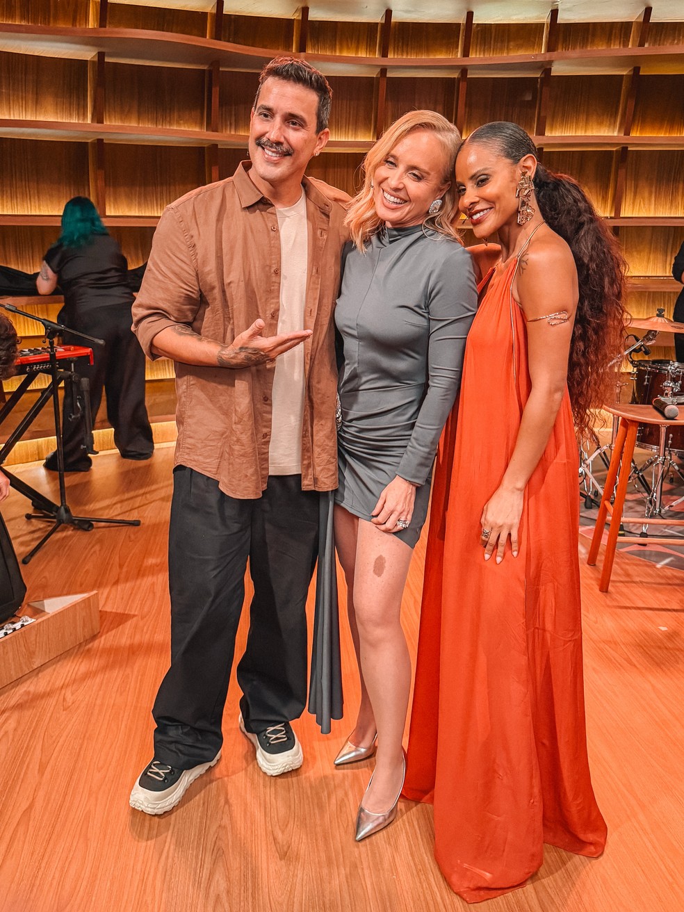 André Marques, Angélica e Aline Wirley nos bastidores do "Angélica ao vivo", do GNT — Foto: Reprodução/Instagram
