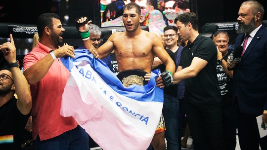 Vitor Costa é campeão e capixabas fazem a festa no Jungle Fight 120