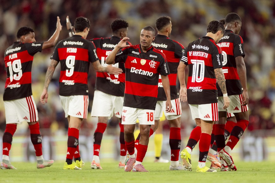 Com cinco desfalques e De la Cruz entre os relacionados, Flamengo viaja ...