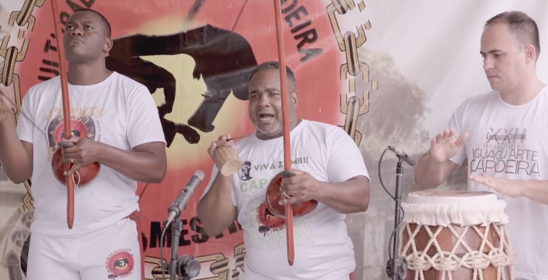 Capoeira ganha documentário que troca os golpes pelos sons da roda; veja onde assistir à pré-estreia - QTU Questões do Universo