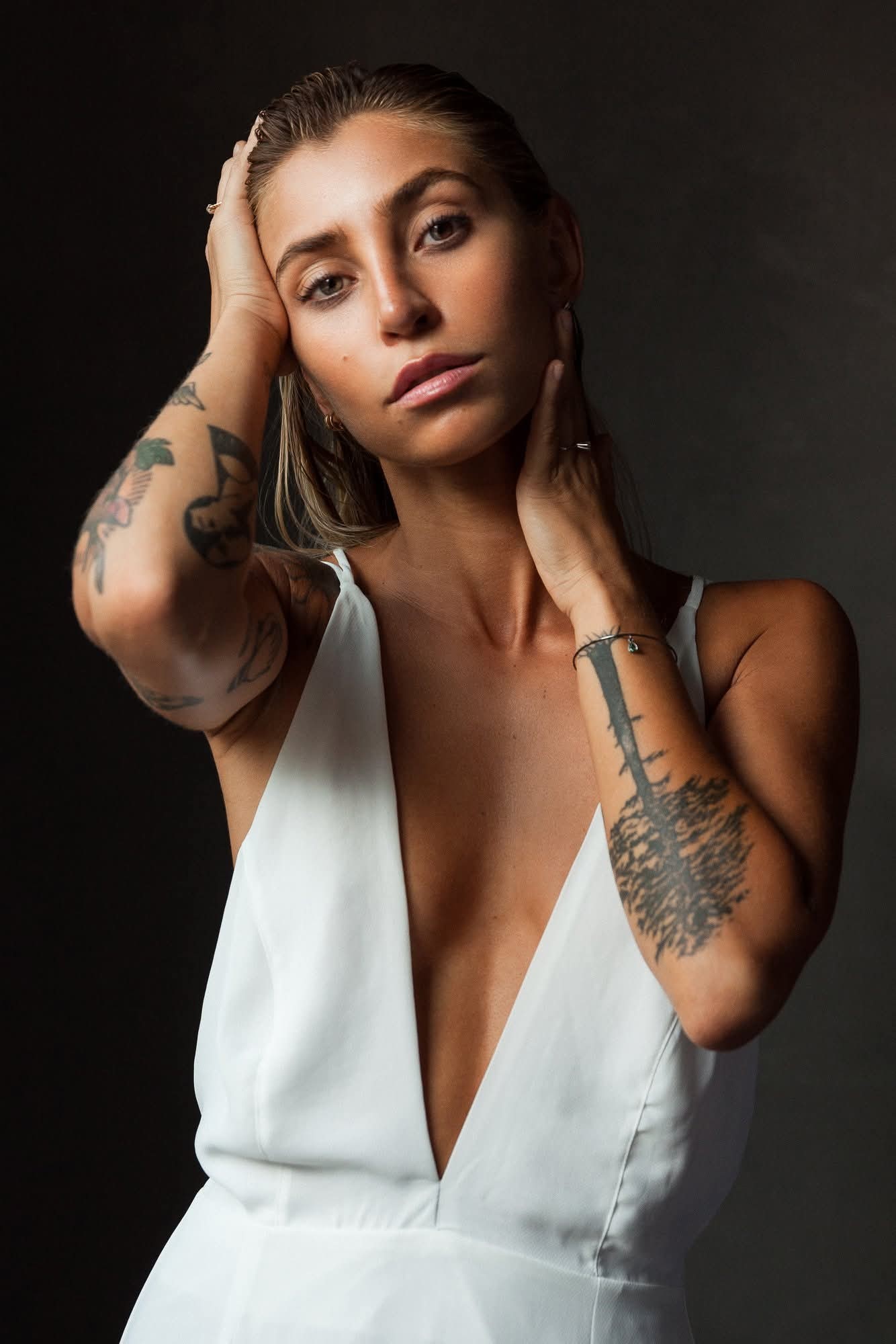 Mina Winkel &eacute; influenciadora e participou do  "De f&eacute;rias com o ex" &mdash; Foto: rep/ instagram e facebook