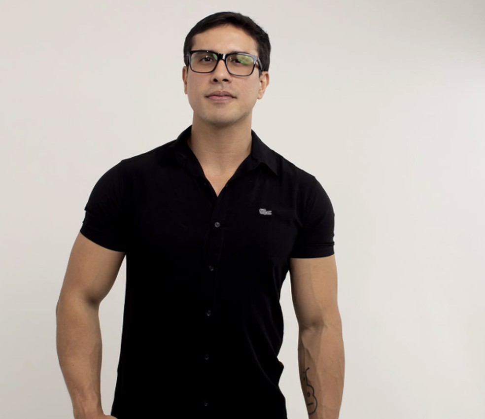 Ayres Sasaki em foto postado em 2023 — Foto: Reprodução/Instagram