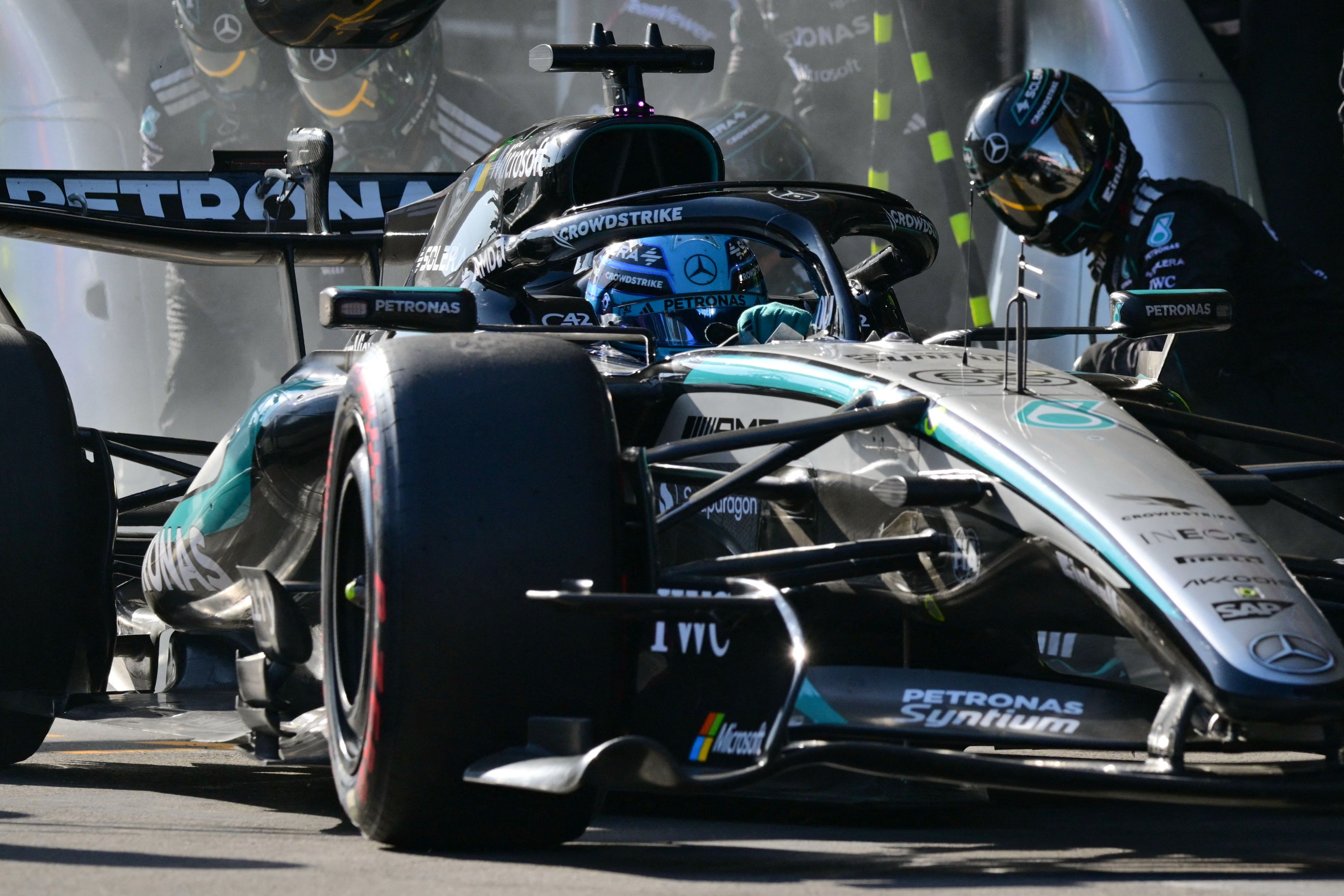 Fórmula 1: Russell vence duelo com Verstappen e leva o GP do Azerbaijão