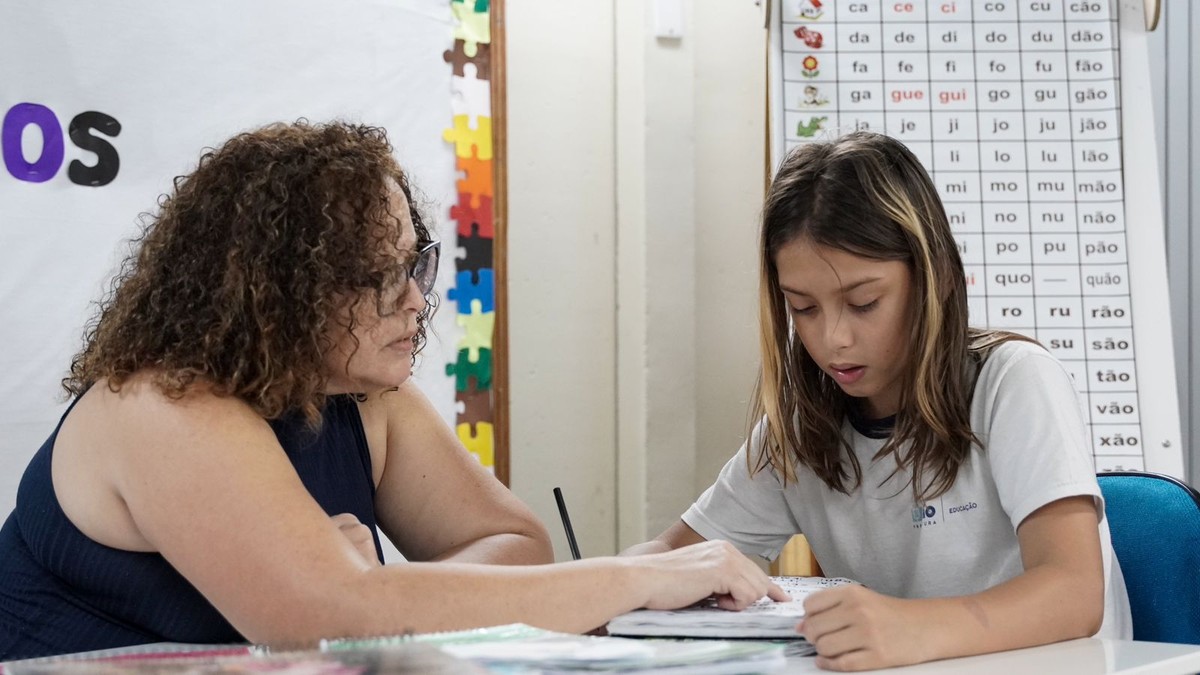 Rio abre 1.300 vagas de estágio para agente de apoio à educação especial