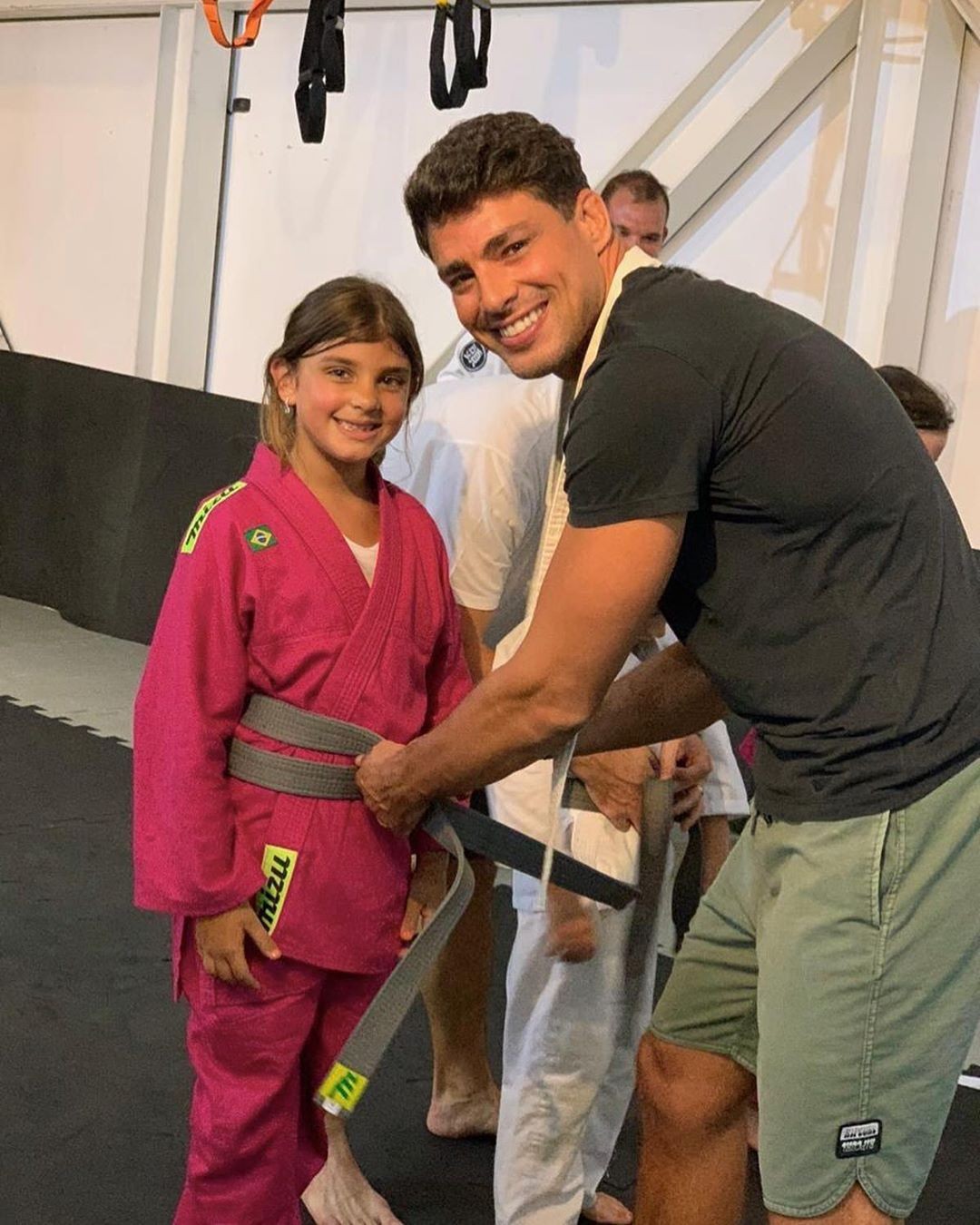 Grazi e Cauã Reymond se reúnem no aniversário de 13 anos da filha, Sofia