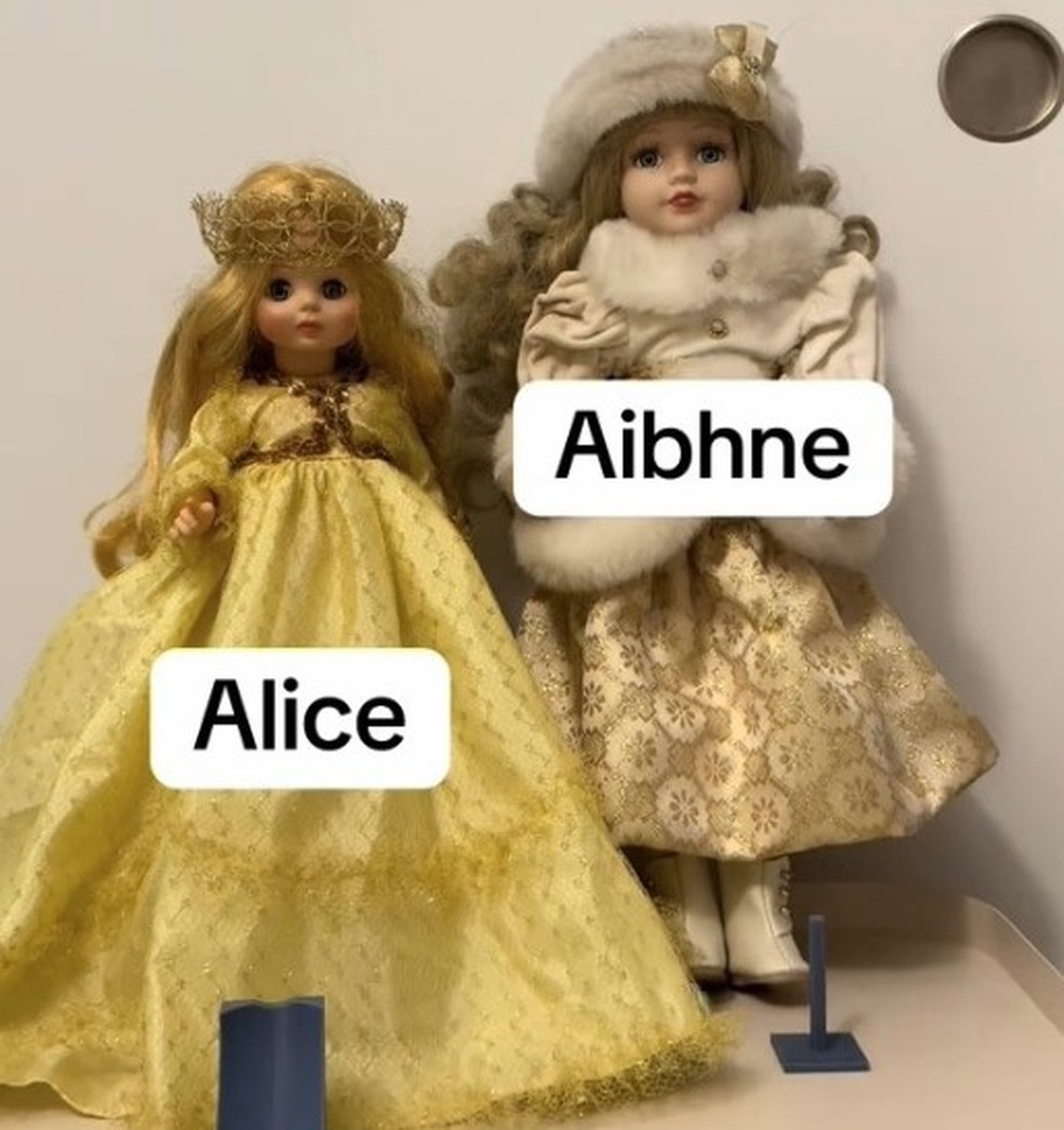 Teej e duas bonecas da sua cole&ccedil;&atilde;o que ela diz serem 'possu&iacute;das por esp&iacute;ritos' &mdash; Foto: Reprodu&ccedil;&atilde;o/TikTok