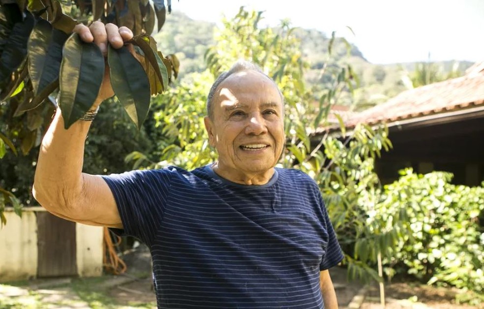 Stenio Garcia em sua casa em Jacarepaguá — Foto: Raphael Dias/ Gshow