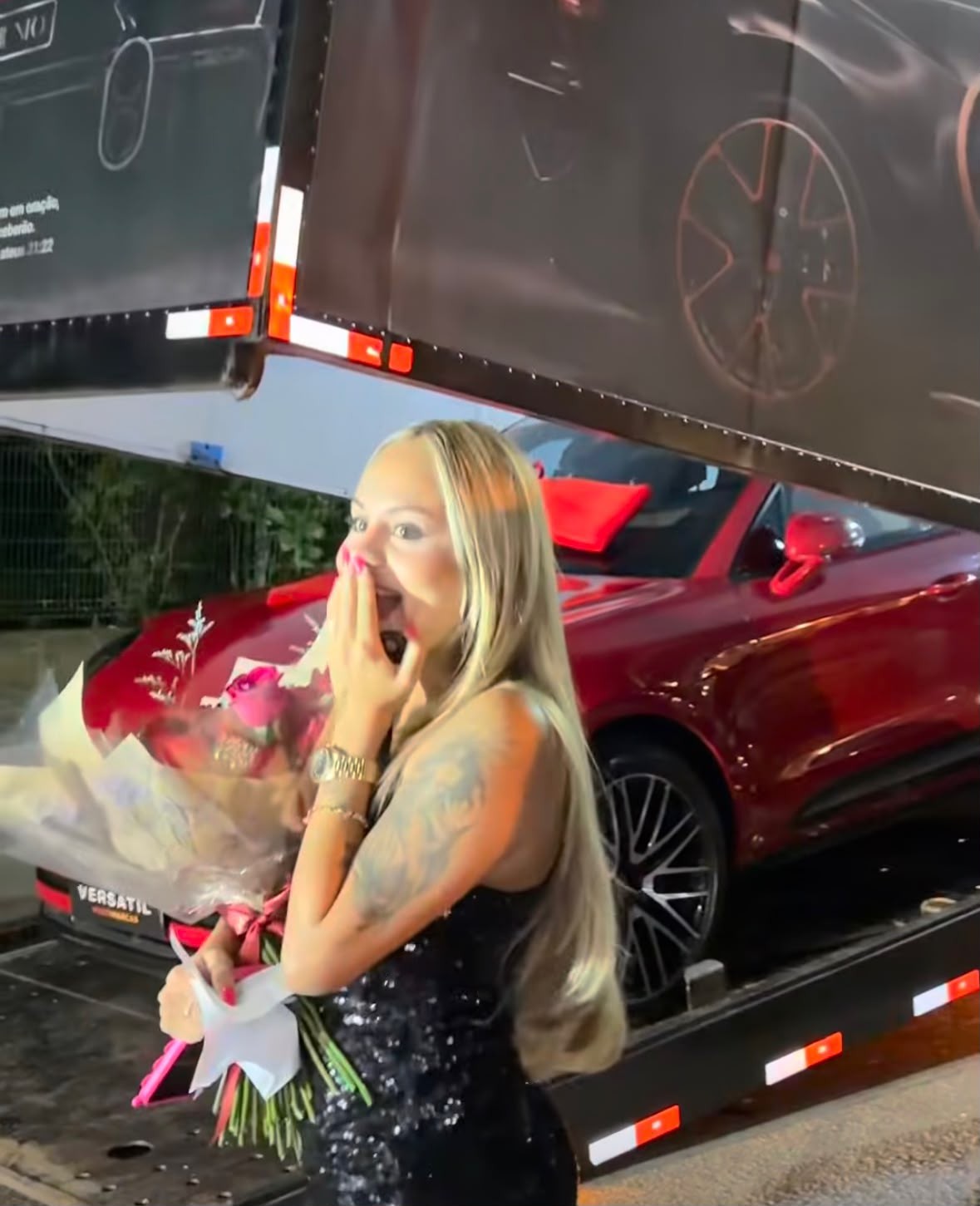 Apontada como pivô da separação do jogador Wesley França, Lara Jucá ganha Porche de R$ 500 mil