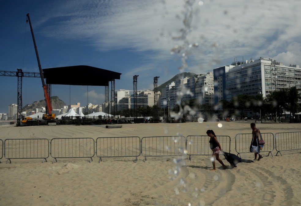 Os preparativos para o show da Lady Gaga no Rio &mdash; Foto: Gabriel de Paiva
