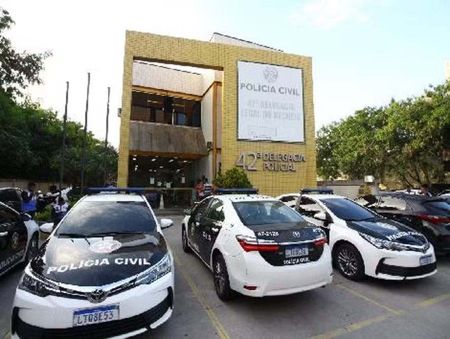 Policial é preso em flagrante por manter ex-namorada, também PM, em cárcere privado