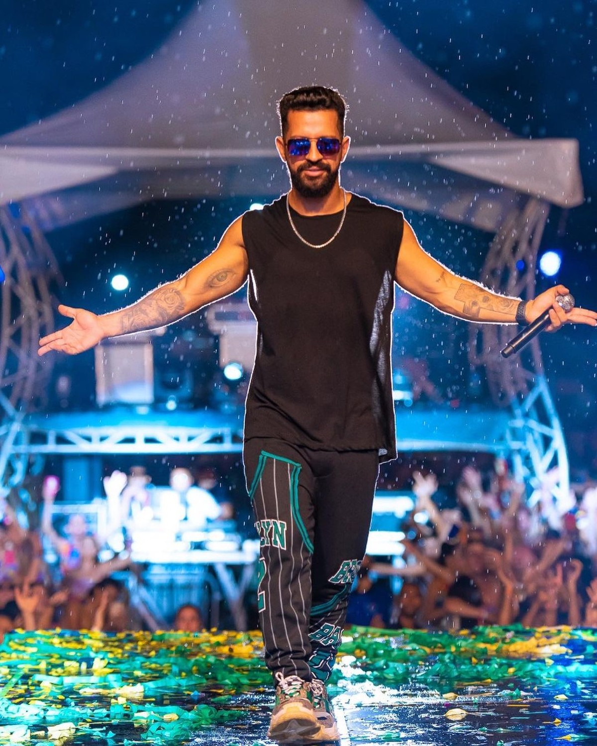 Fim de semana no Rio tem baile do Dennis DJ, Majur, 'Wandinha' e mais ...