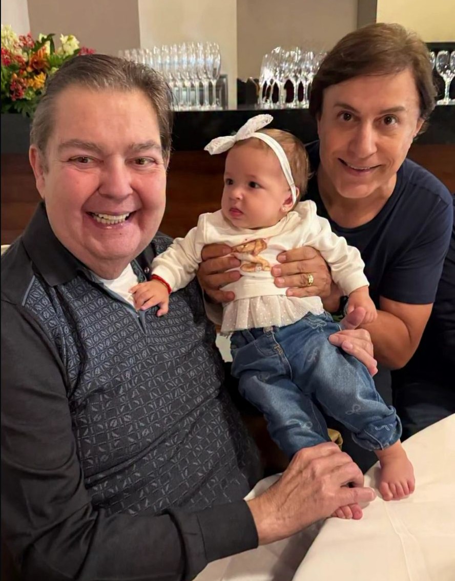Tom Cavalcante apresentou a neta, Antonella, ao amigo Faust&atilde;o