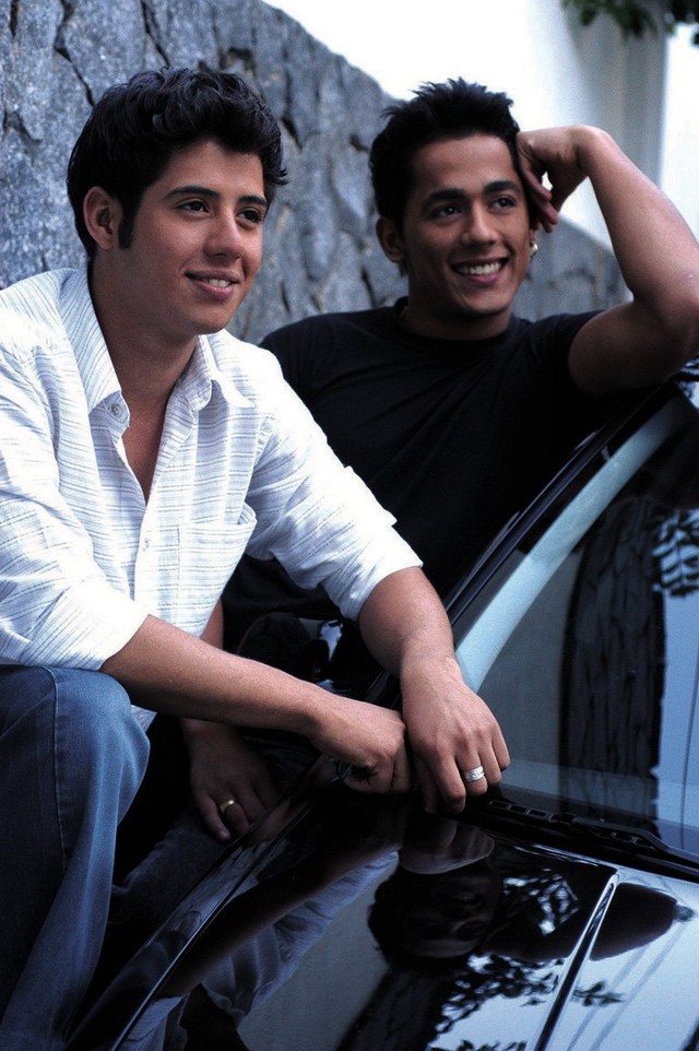 Sertanejo Hugo, da dupla com Tiago, explica foto polêmica e nega ...