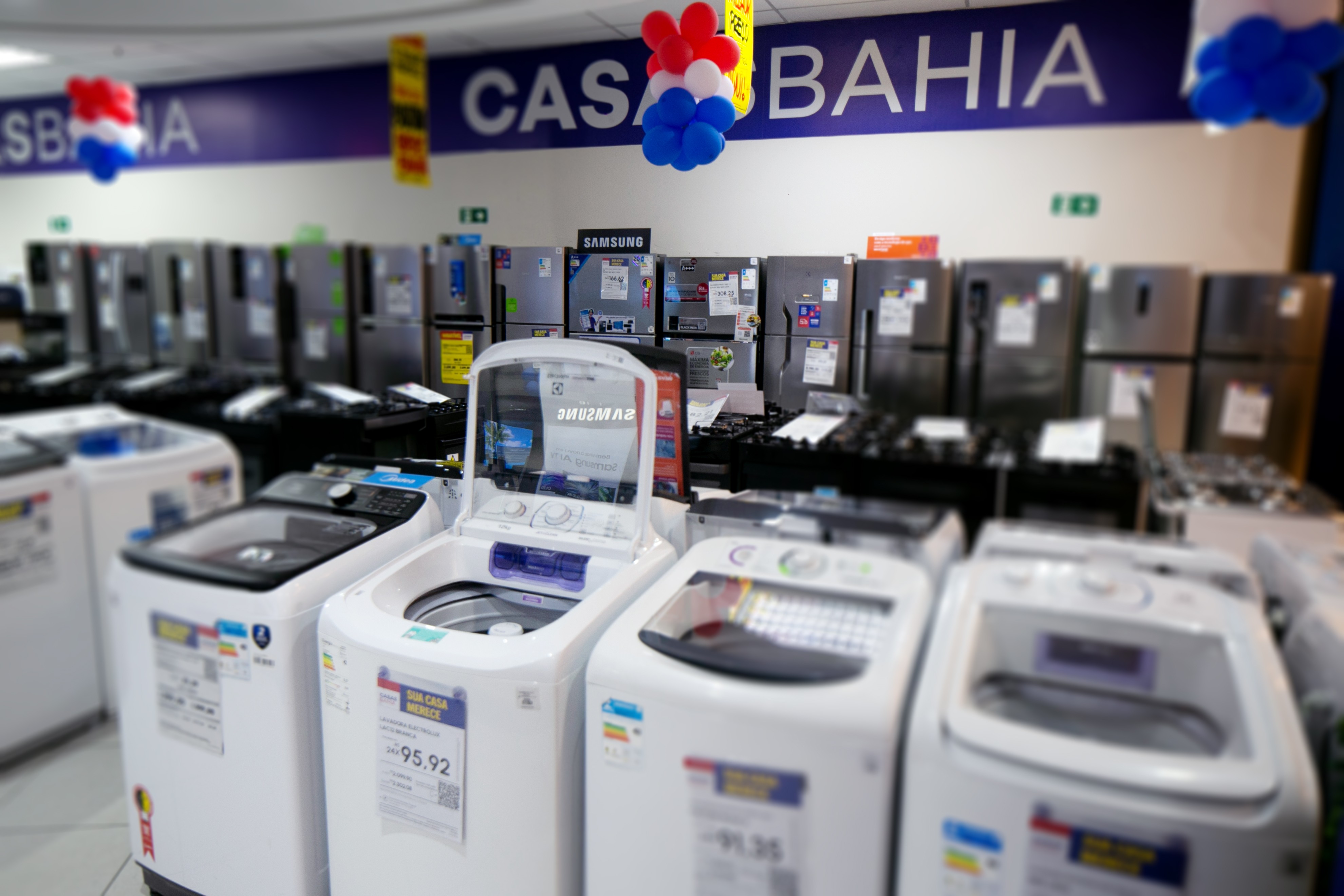 Leilão da Casas Bahia no RJ termina com descontos de até 68%; veja os itens que saíram mais baratos - QTU Questões do Universo