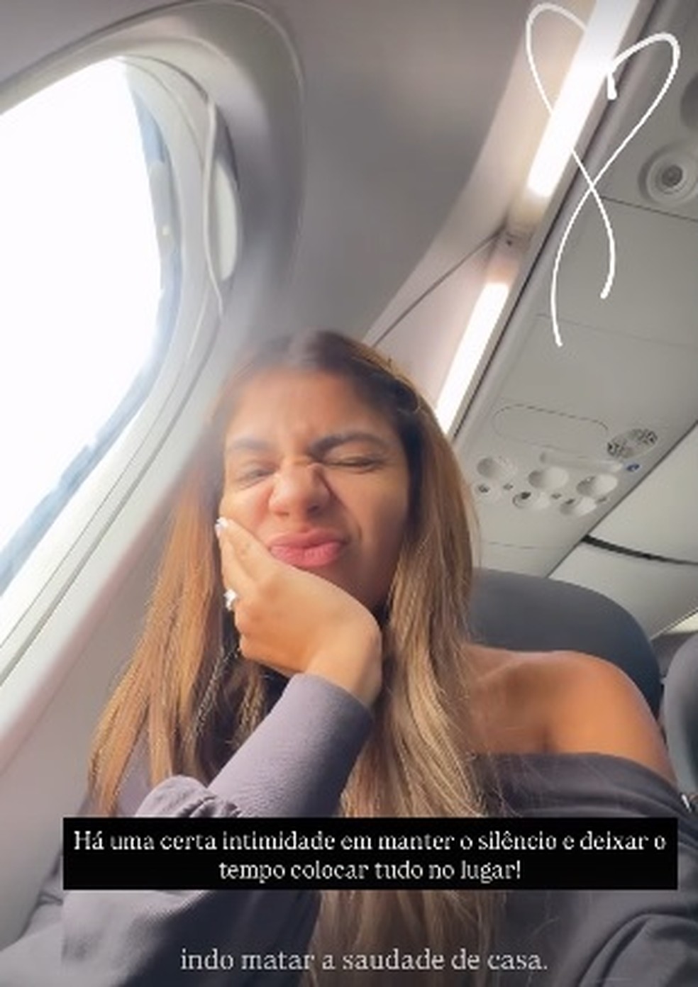 'Demitida' como musa da Imperatriz, ex-BBB Hariany faz reflexão sobre silêncio — Foto: Reprodução/Instagram