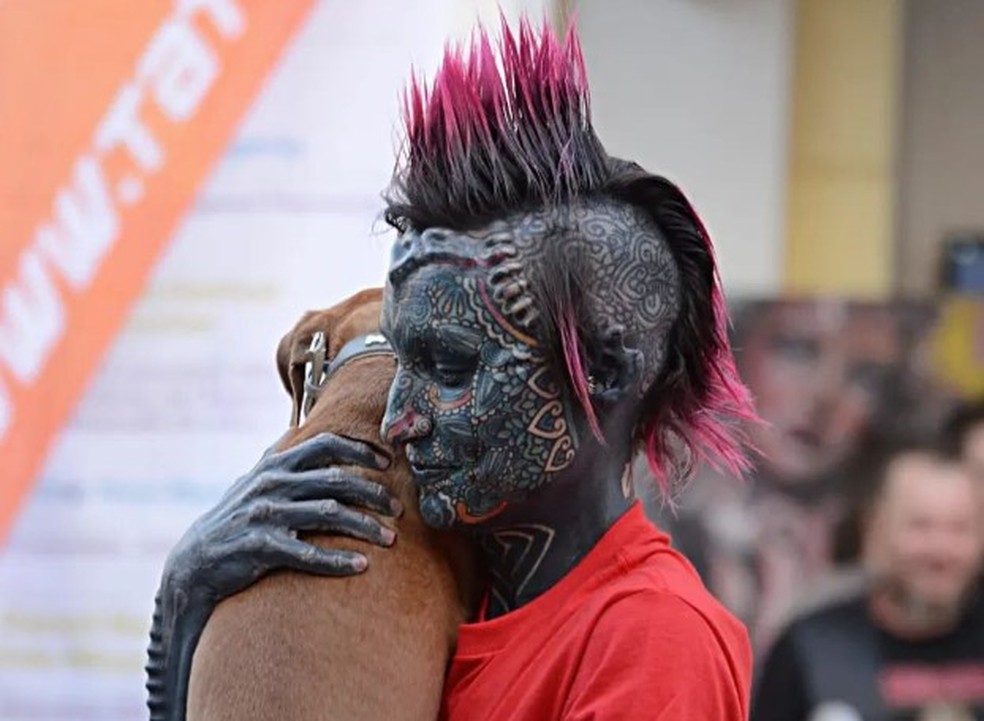Esperance Lumineska Fuerzina, a mulher mais tatuada e modificada do mundo &mdash; Foto: Reprodu&ccedil;&atilde;o/Instagram